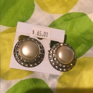 Vintage Elegant Silver and Cream Stud Earrings